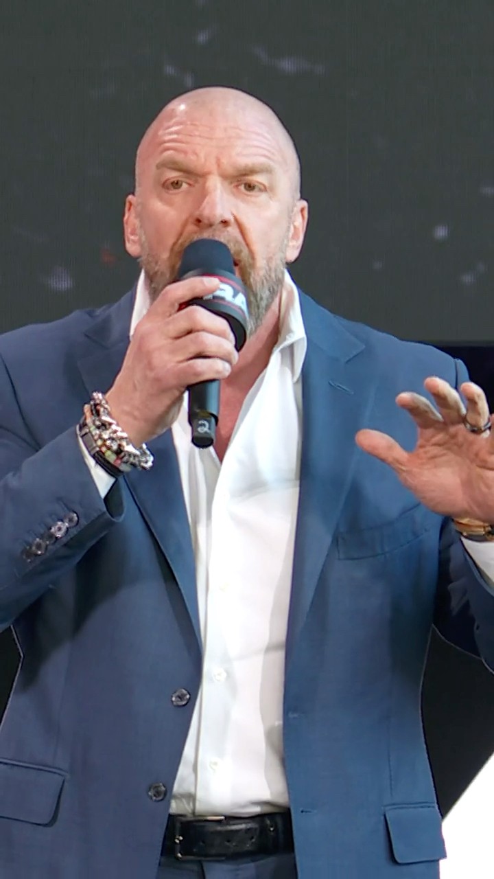#WWERaw on Netflix is gonna be a movie ??