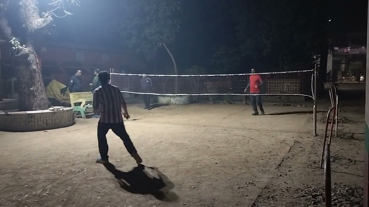 Average football player on a 🏸 court 😍