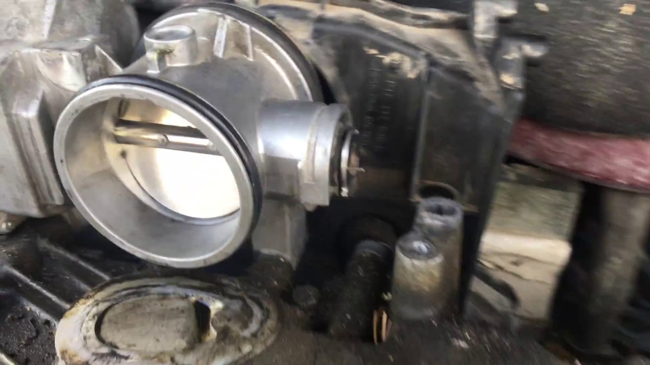 408 239 822 001 Renault Clio Drosselklappe Renault Clio throttle