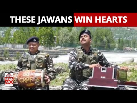 This Singing CRPF Duo From Kashmir Are Winning Hearts Online | Newsmo