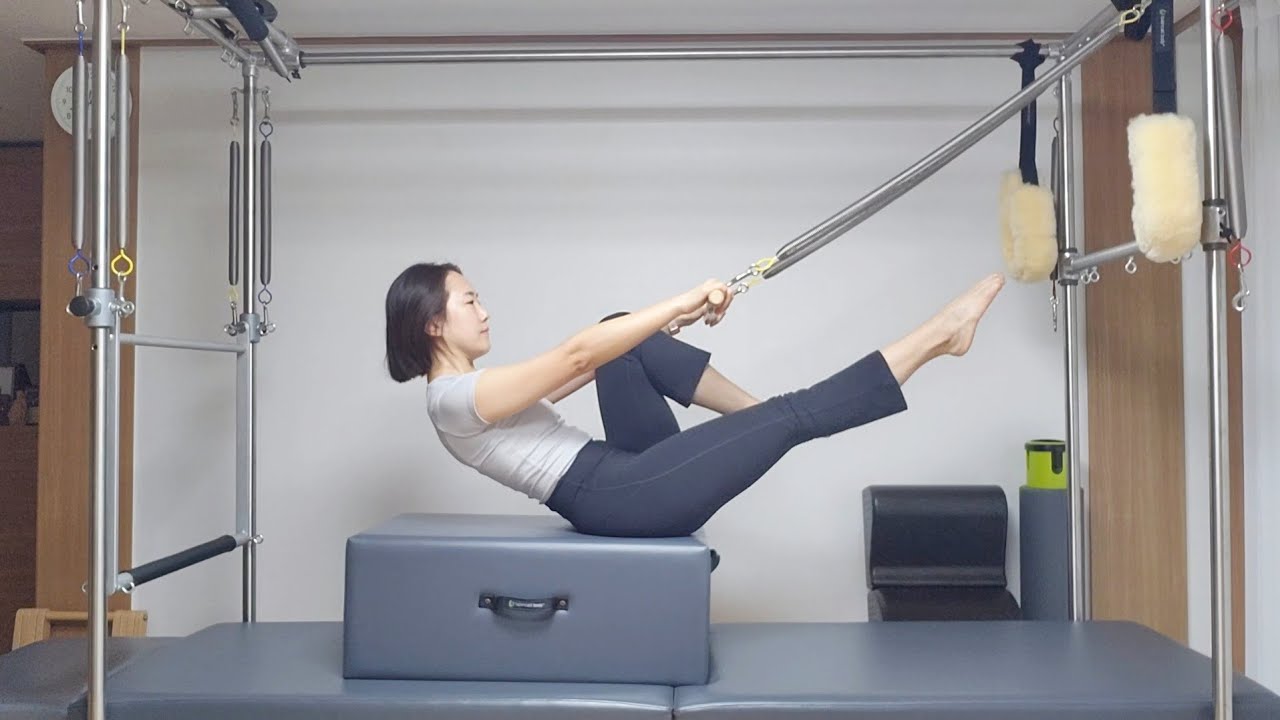 [PILATES]  Cadillac pilates / push th bar / roll down bar