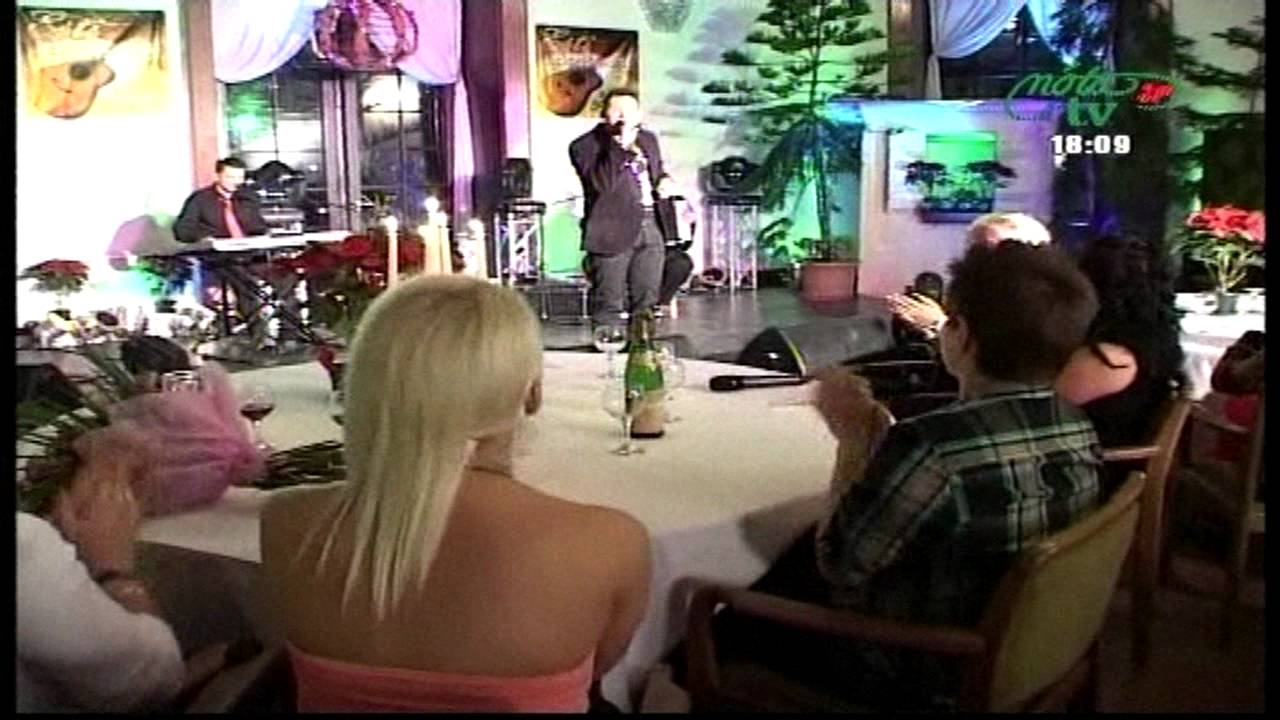 Jolly és Zenekara - A füredi Anna -bálon.mpg                      Esti Szerenád Suzyval