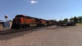BNSF Z-DENCHC7 Slashes Thru Buda, IL on the Mendota Subdivision on a Saturday Afternoon!!