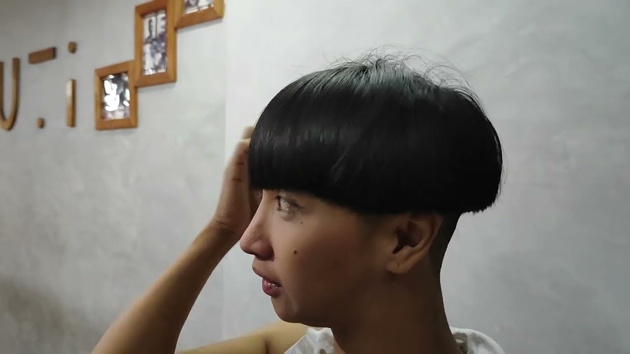 Leila Bowlcut