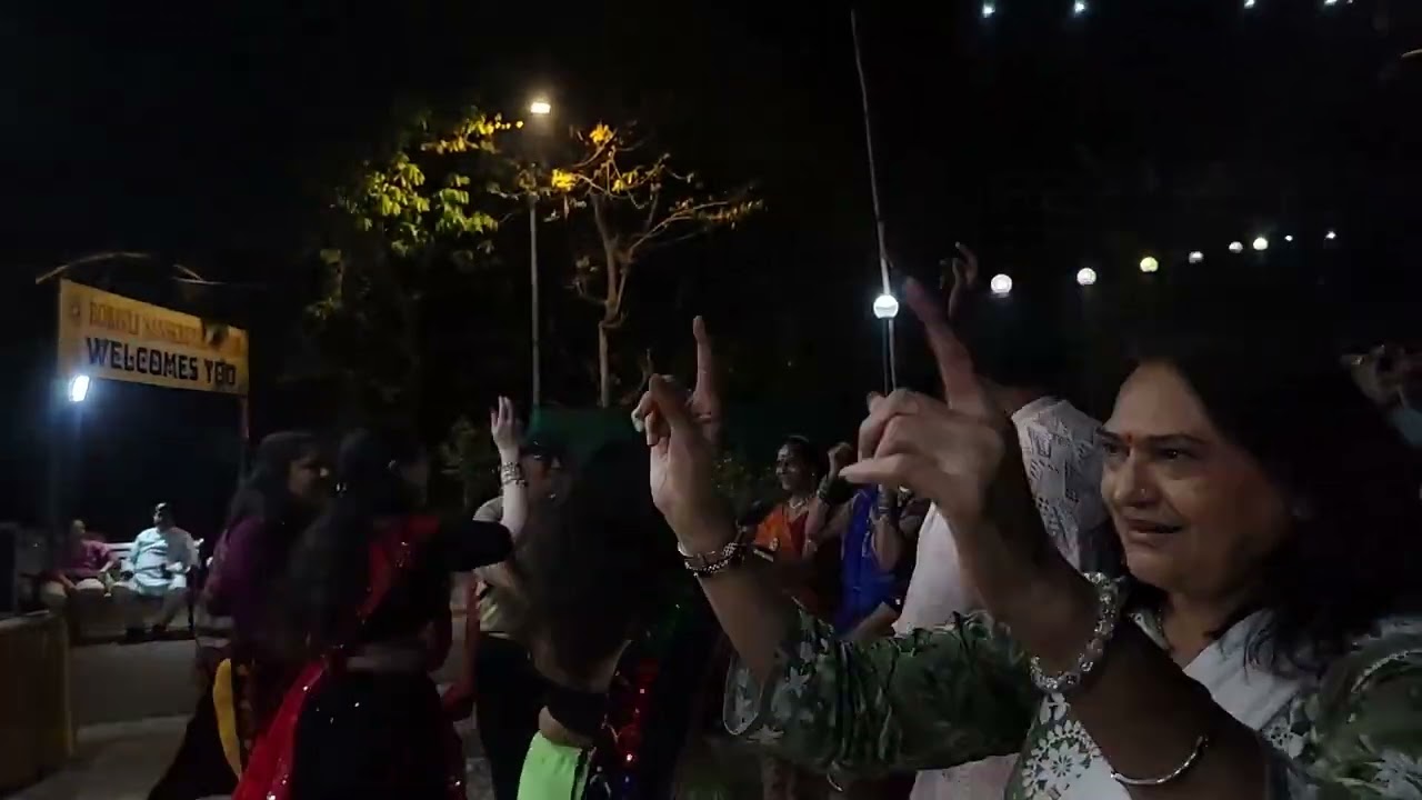 Gujarati Garba Medley #garbasong #gujaratigarbasong #garbadance #garbasongcover 