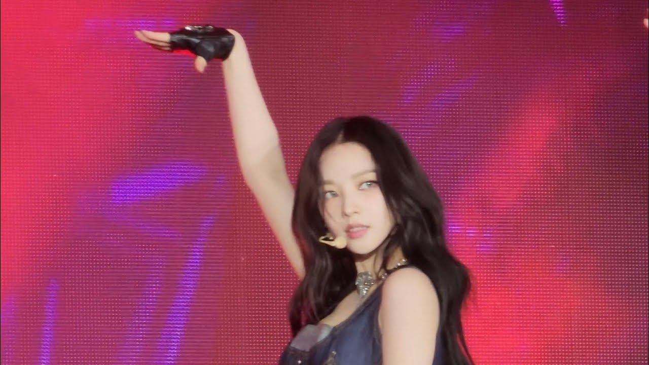 [4K] 221016 Aespa Black Mamba - Karina Fancam @ KAMP LA