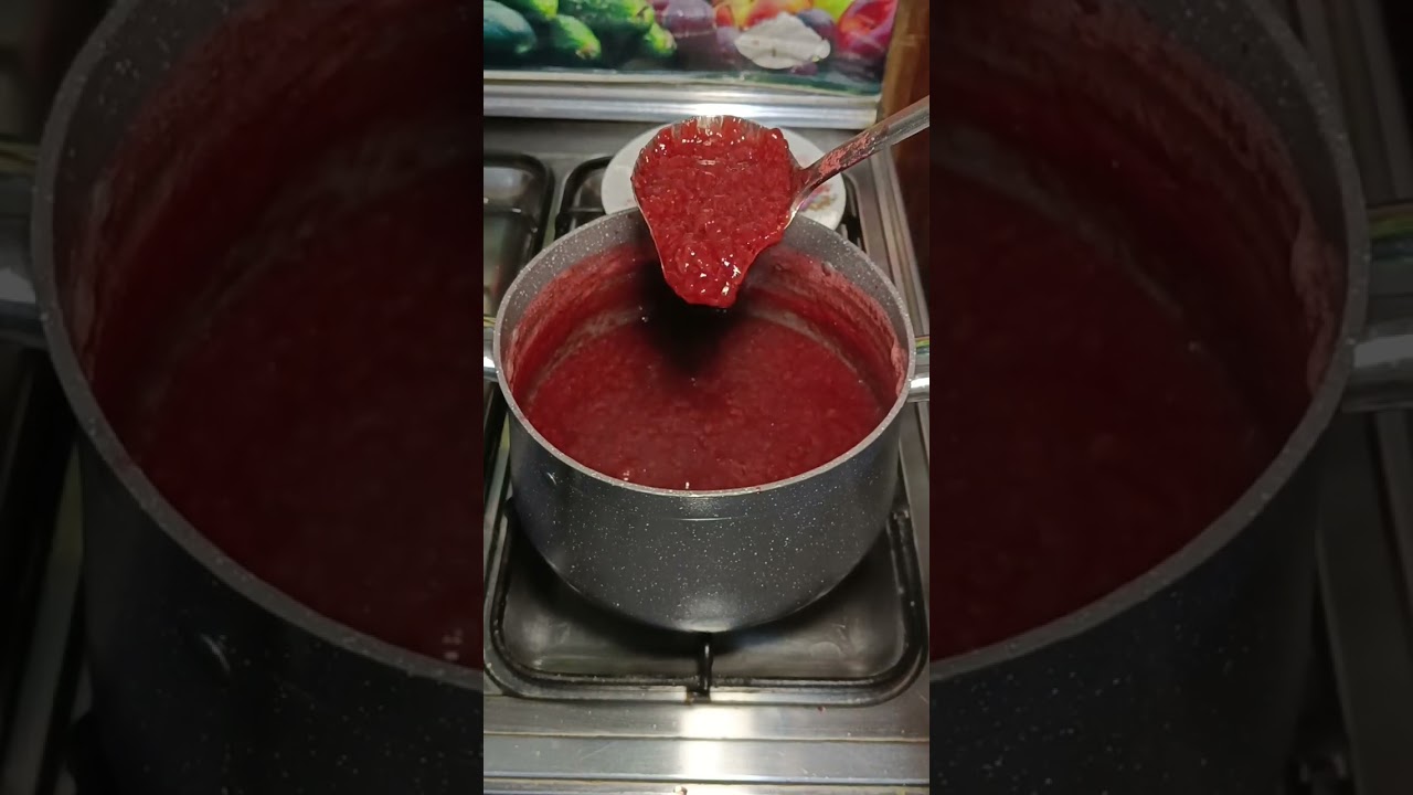 #مربى_الفراولة🍓 بدون اضافات ولا الوان صناعية🍓 طعمها خطير وقوام مظبوط علي الاخر واوعي تشتريها تاني🍓🍓