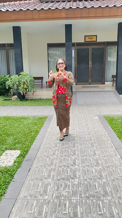 Sanggul Jawa - Cindy Fatika Valen #sangguljawa #sanggul #kebaya #kebayanusantara #wanita #manten