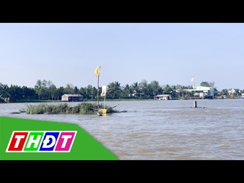 Video Lắp phao cảnh báo nguy hiểm, chờ dọn cồn nổi giữa sông... - youtube