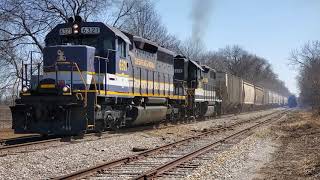 Chesapeake & Indiana SD40-2 and GP38-2 up the hill