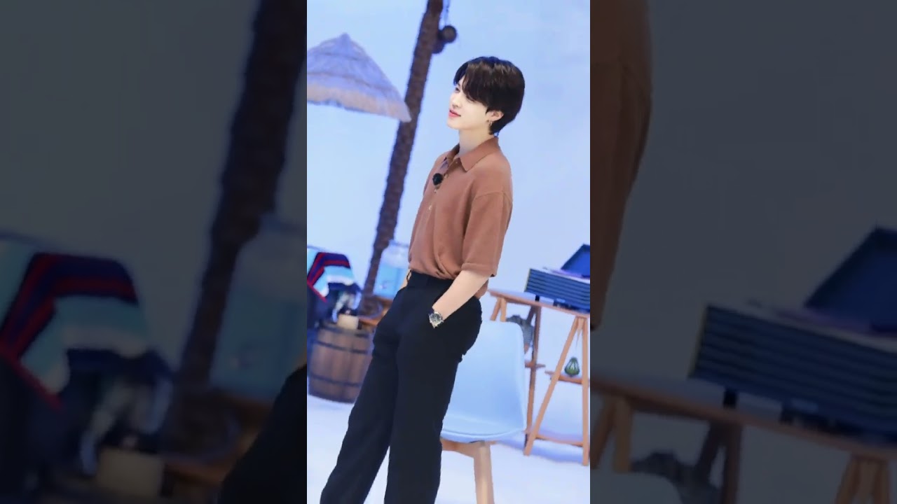 jimin outfits to recreate 🌷.                            