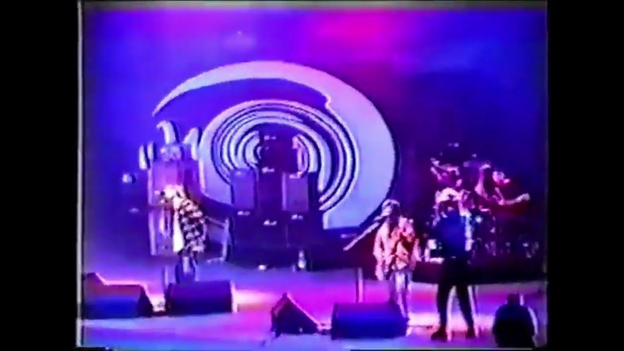 Oasis - Live in Manchester, Maine Road, 27/4/1996 [Audience-Shot Video]