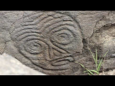 Video: Petroglifi U Chalmny-Varreu - Alternativni Prikaz