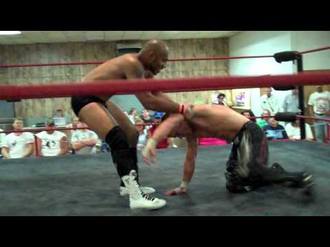 Matt Cage vs. "Dynamite" Danny Cannon (part 2)