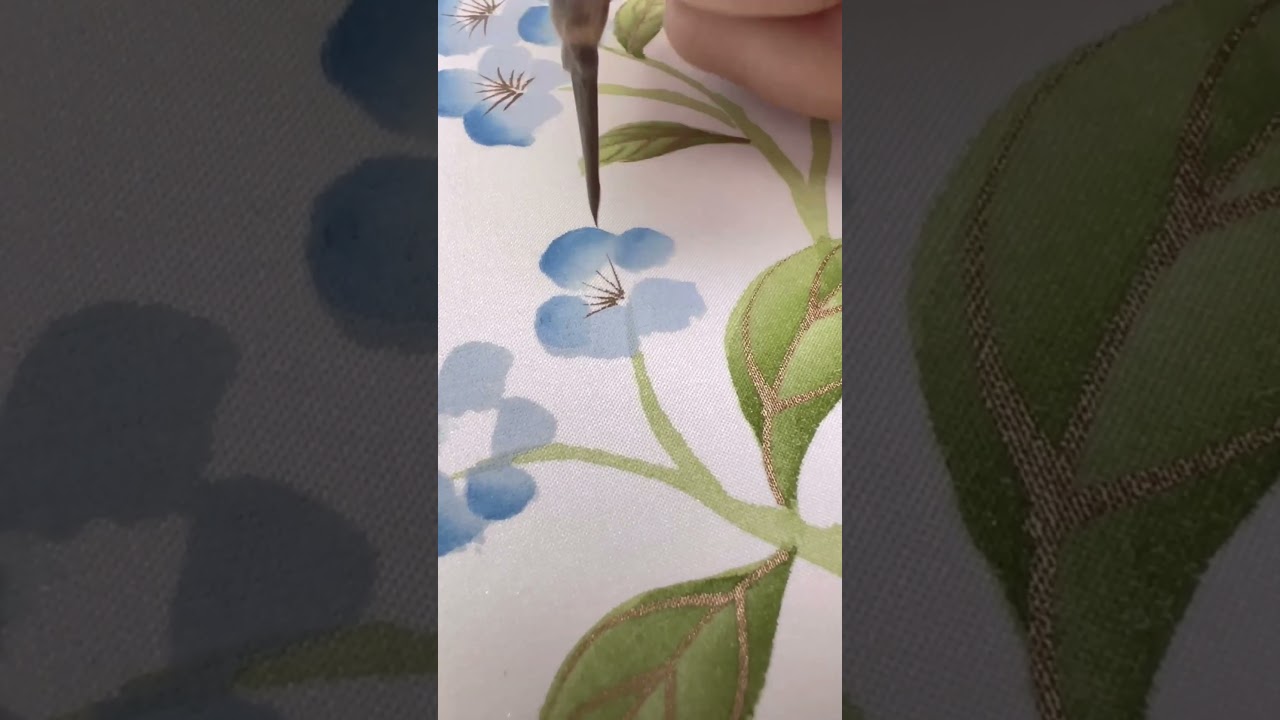 Gold embellished flower painting, chinoiserie style! 