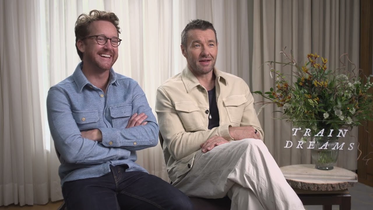 Джоэл Эджертон, Фелисити Джонс, Клинт Бентли и Керри Кондон в фильме «Мечты о поезде»