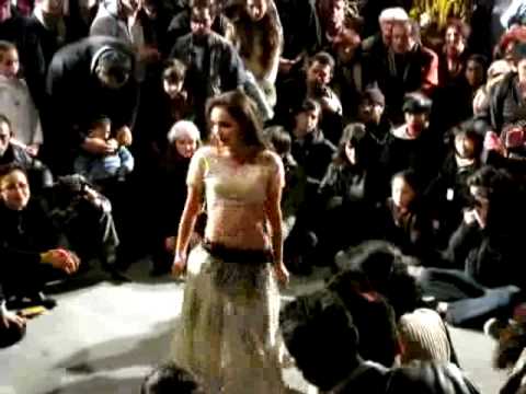 Danses folkloriques tziganes à Montreuil