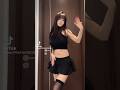 coreana linda bailando en minifalda negra y blusa negra #asiatica #coreana