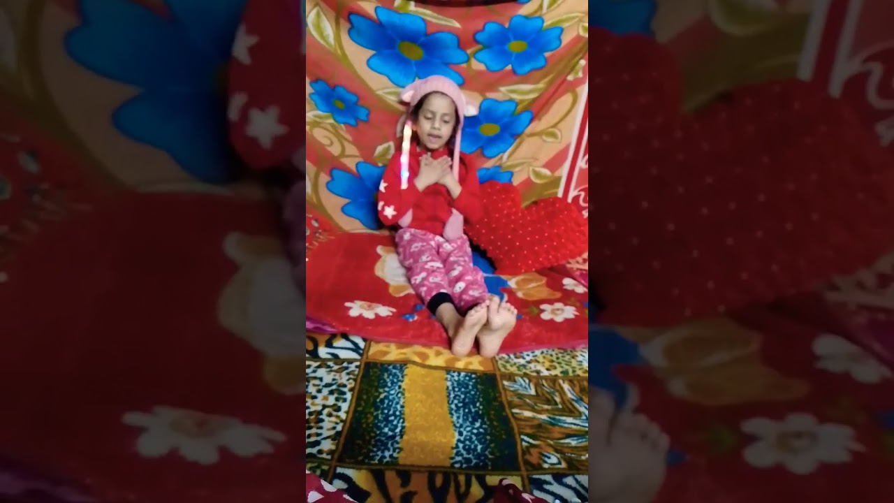 cute baby girl🥰🥰🥰🥰teinding 