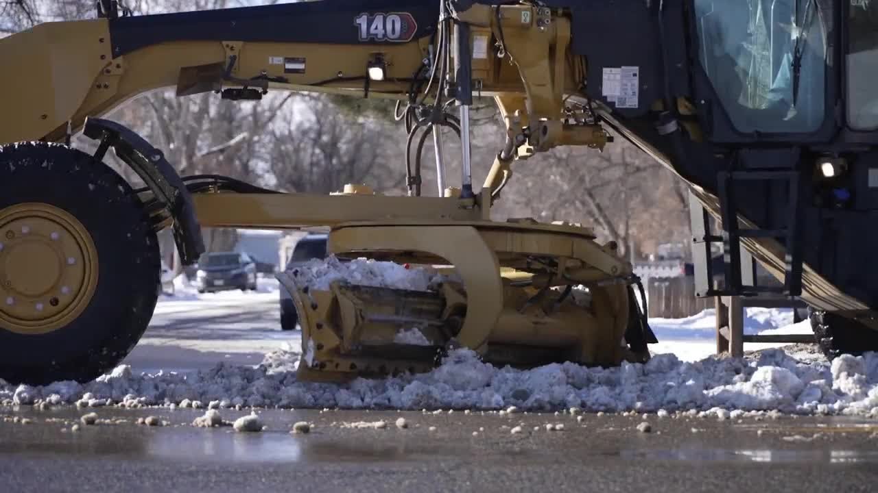 City outlines plowing plan as Billings residents dig out snow - YouTube