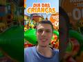 Criança brinca de graça no Hopi Hari