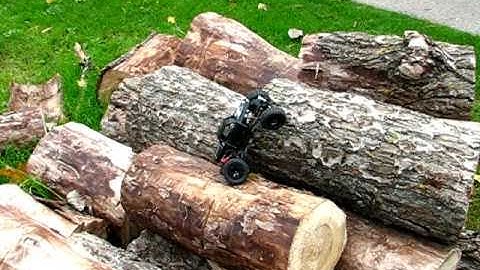 Modified Team Losi 1/24 Micro Rock Crawler - extreme crawling