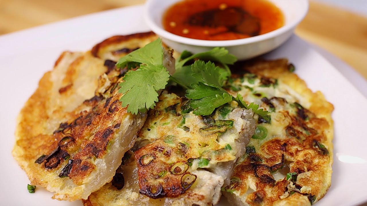 Chiu Chow Style Fried Oyster Omelette