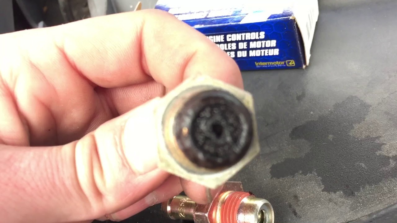 CHANGE PCV VALVE ON 2002 CAMRY(5th gen) - YouTube