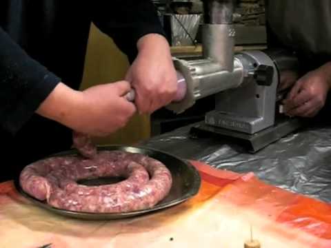 Mise en boyaux de la saucisse 