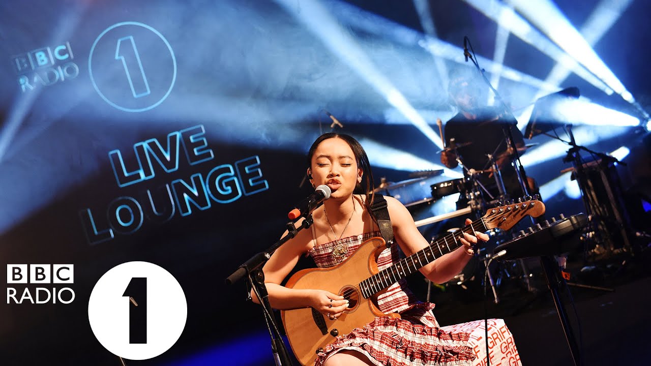 Griff - Black Hole in the Live Lounge