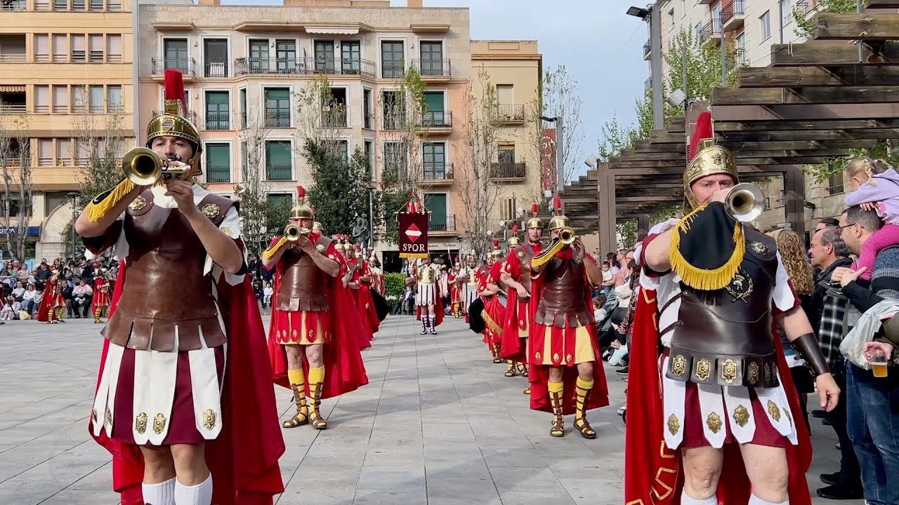PUJADA DELS MISTERIS fins la plaça del Blat i EXHIBICIÓ DELS ARMATS al Pati (Set Santa 2025 Valls)