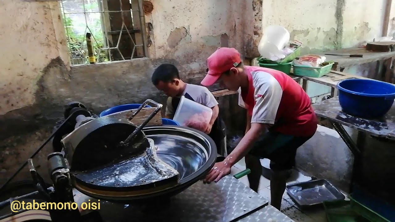 Mantan TKI malaysia ,buka usaha gilingan daging'Bakso  omset  2 jt