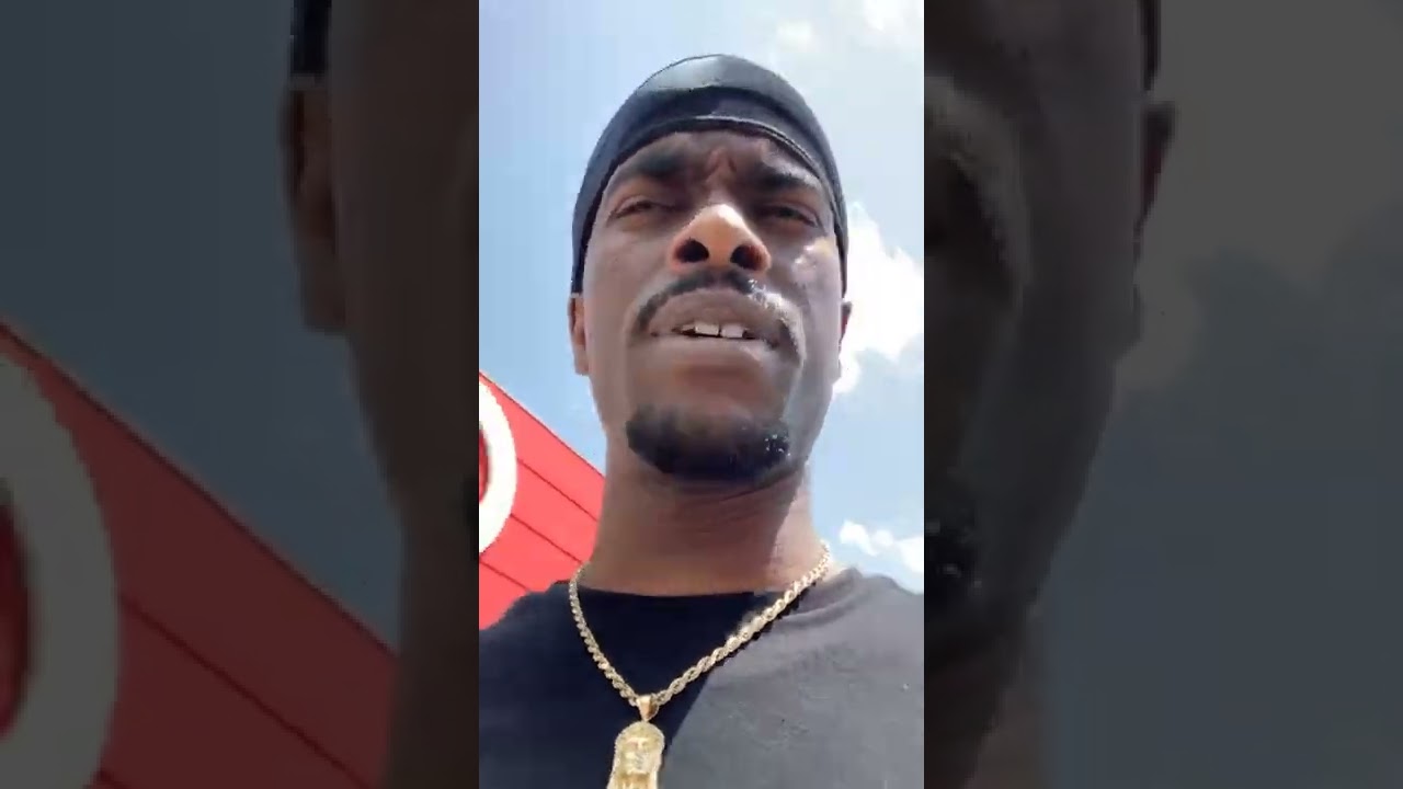 Overweight man approaches comedian about the My 600lbs Life jokes.