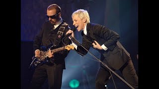 Video thumbnail of "Eurythmics -  AMA 2005 - Medley For Ultimate Collection  (Live)"