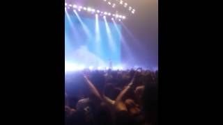 Drake performing Energy & Know Yourself in Sydney