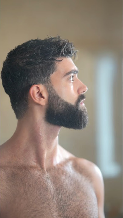 Summer is over, it’s time to grow out the face blanket 🐺 #oddlysatisfying #beard #mensgrooming