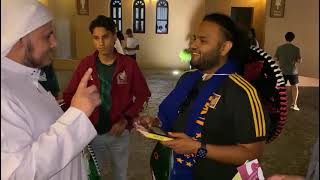 مشجع مكسيكي يسلم امام مسجد كتارا في قطر A Mexican fan converts to Islam in front of the in Qatar