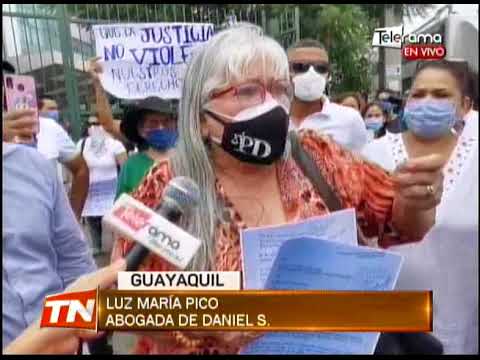 Familiares y amigos de Daniel S. muestran su respaldo en los exteriores del hospital