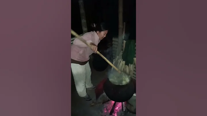 Late night pig feed prep! Tonight, it's all about cooking for pigs!