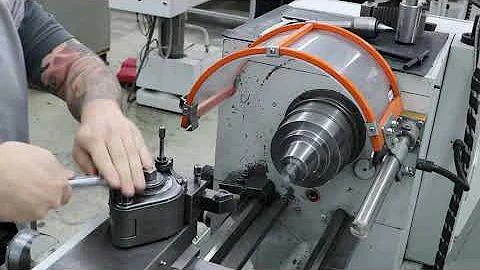 Zwischen den Spitzen drehen (Kegel)