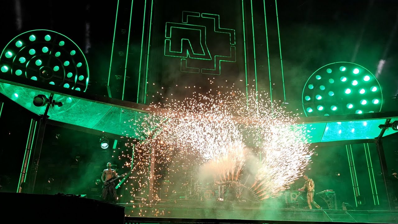 Rammstein - Du Riechst So Gut - Live Atenas Grecia 4K - 30/05/24 - YouTube