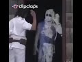 تحشيشات مضحك رجل يحاول تقليد رجل اخر وتقليدو مضحك 