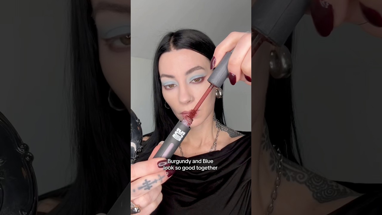 @themobbeauty M141 Кремовые глиняные тени для век + бордовая тушь для ресниц 