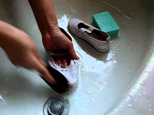 ウタマロ石けん で上靴洗い Youtube