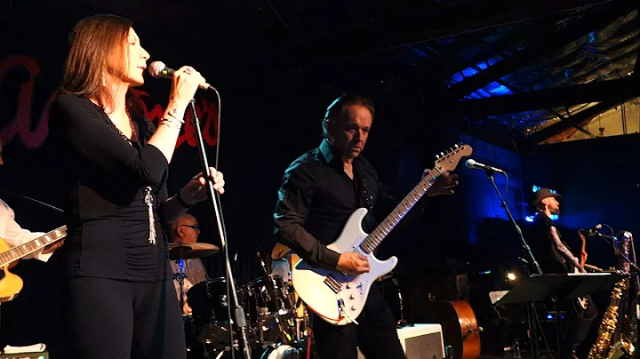 Jimmie Vaughan & Lou Ann Barton - Scratch My Back