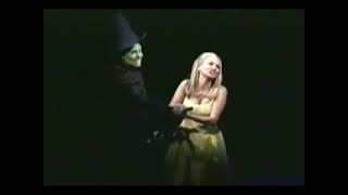 Idina Menzel & Kristin Chenoweth Defying Gravity (Pro-Shot)