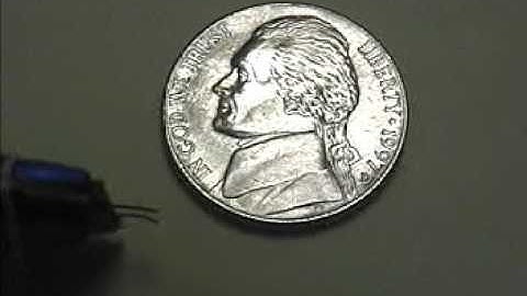 IPMNC Microgripper in action