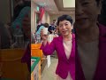 松山で、蛇口から出る美味しいみかんジュースを飲んでいます。