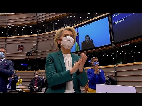 European Parliament gives standing ovation for Ukrainian President