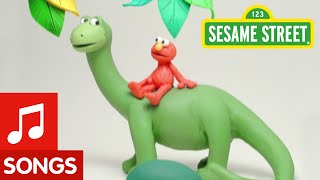 Vignette de la vidéo "Sesame Street: Elmo's Dinosaur Song"